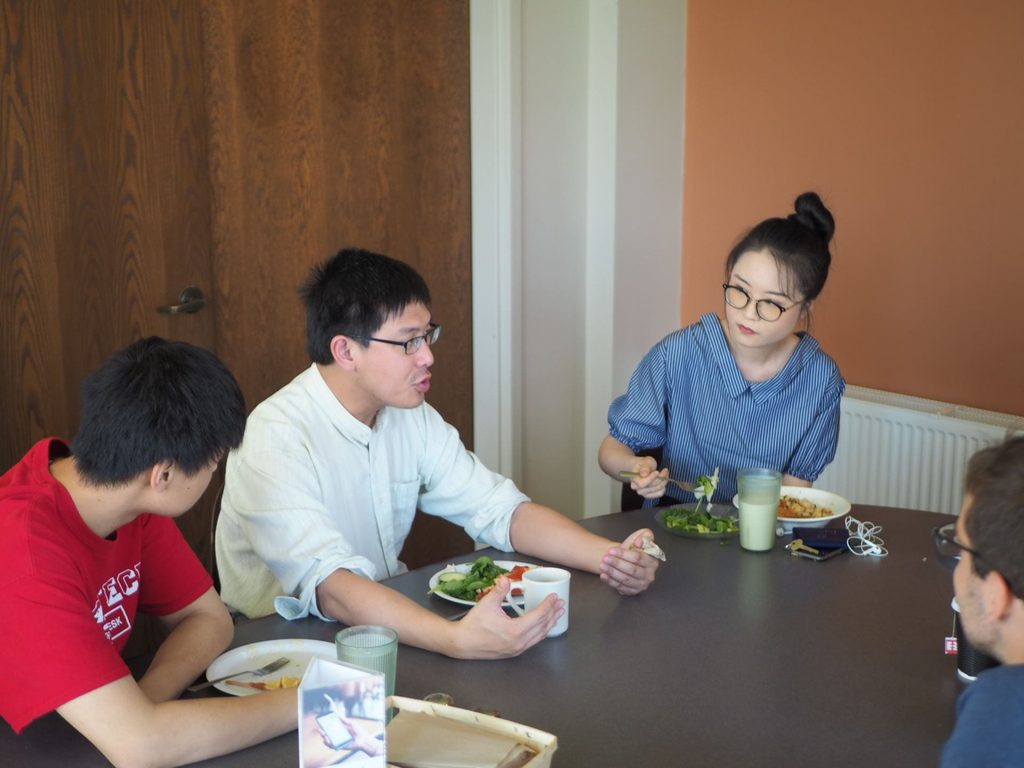 Ying Jia Tan with students