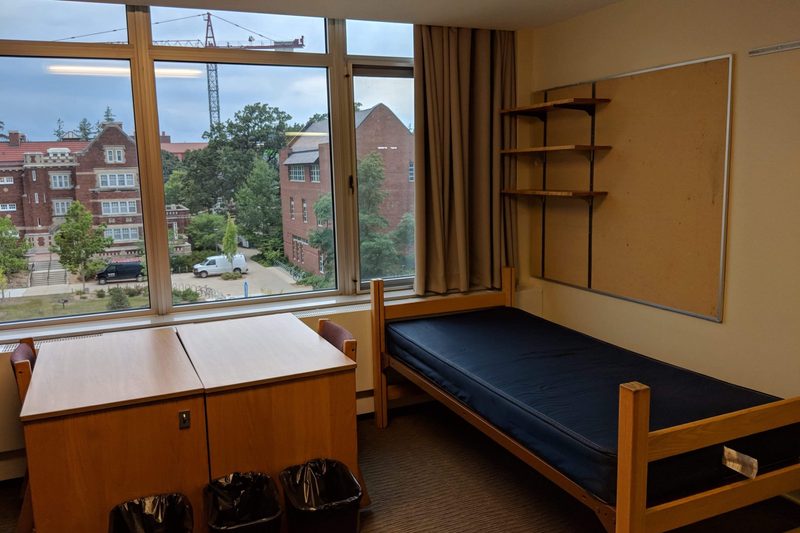 An empty Fourth Myers room