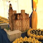 Cake replica of Willis Hall along with 2000 sesquicentennial cupcakes