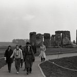 English in London students tour Stonehenge.