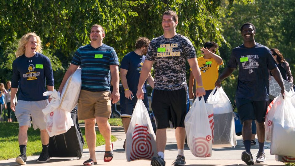 New Student Week move-in day, 2017