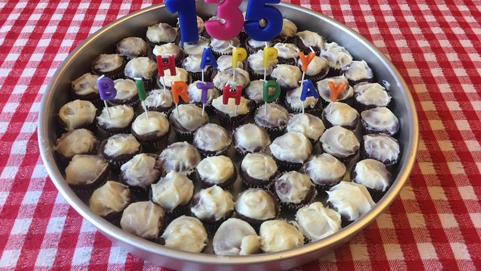 Image of mini cupcakes celebrating Dacie Moses' 135th birthday.