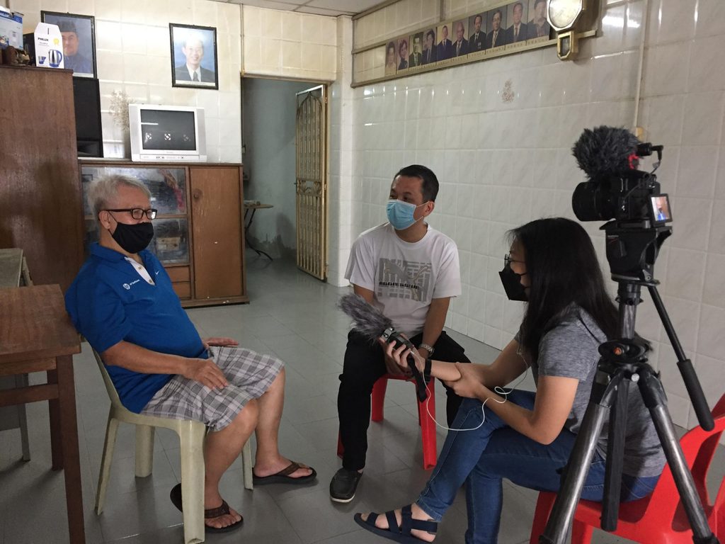 Wen Wen interviewing.