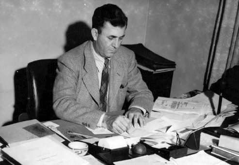 Former Carleton president Laurence McKinley Gould at his desk