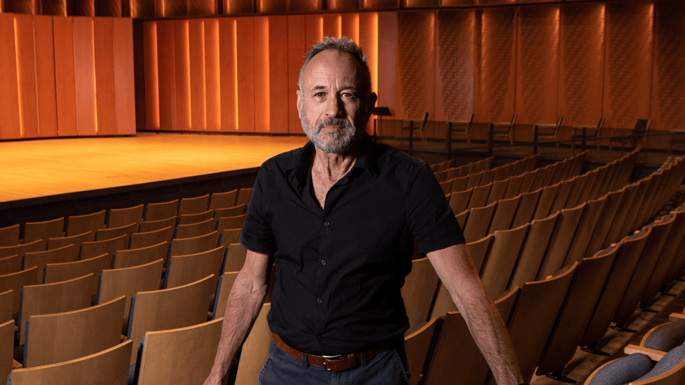 Matthew Zimmerman '82 in Kracum Hall