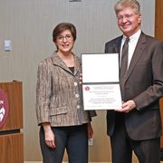 Carleton professor receives award