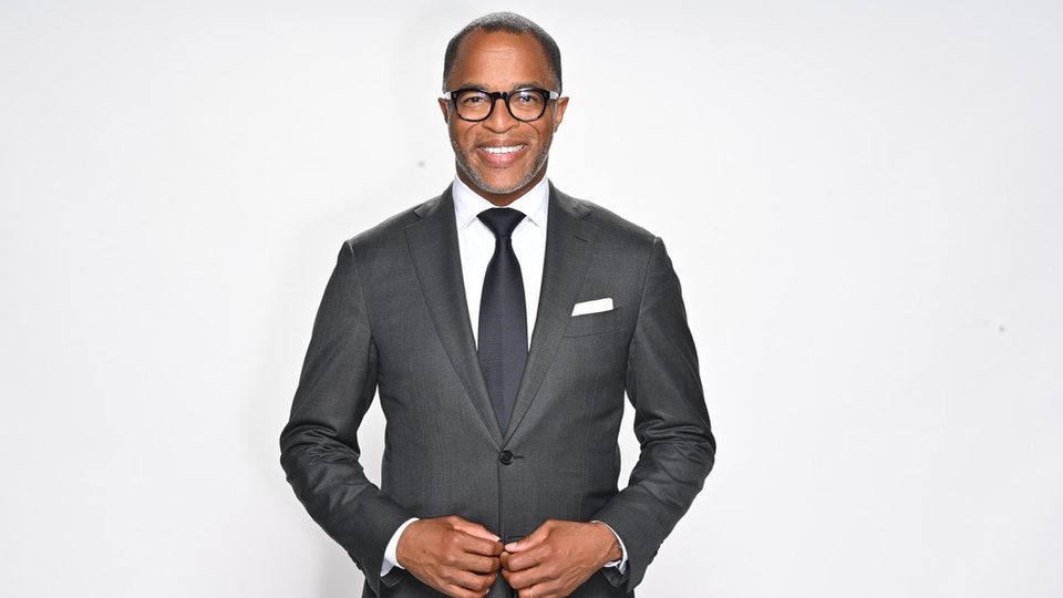 Photo of Jonathan Capehart in a suit.