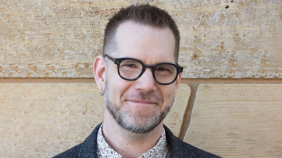 Headshot of Ross Elfline