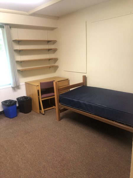 Goodhue Double North Facing Room-Bed & Desk
