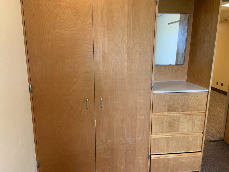 Watson Standard Single Room-Closet & Drawers
