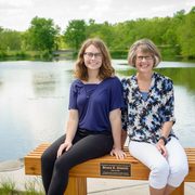 Mother and daughter Dawn Grench '83 and Eva Grench '15 support music and financial aid at Carleton.
