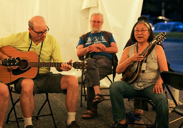 Acoustic Jam Hosted by '72 and '82