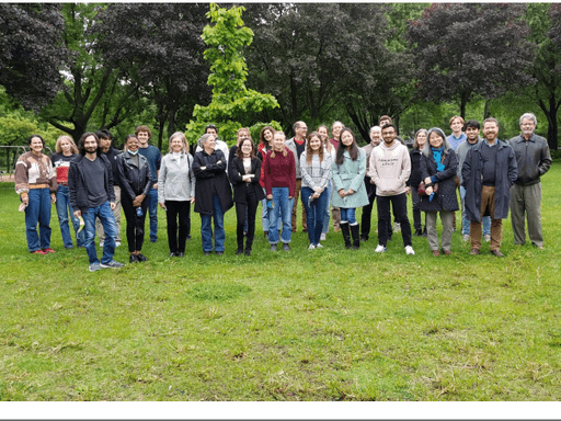 Group of ENGL faculty and seniors